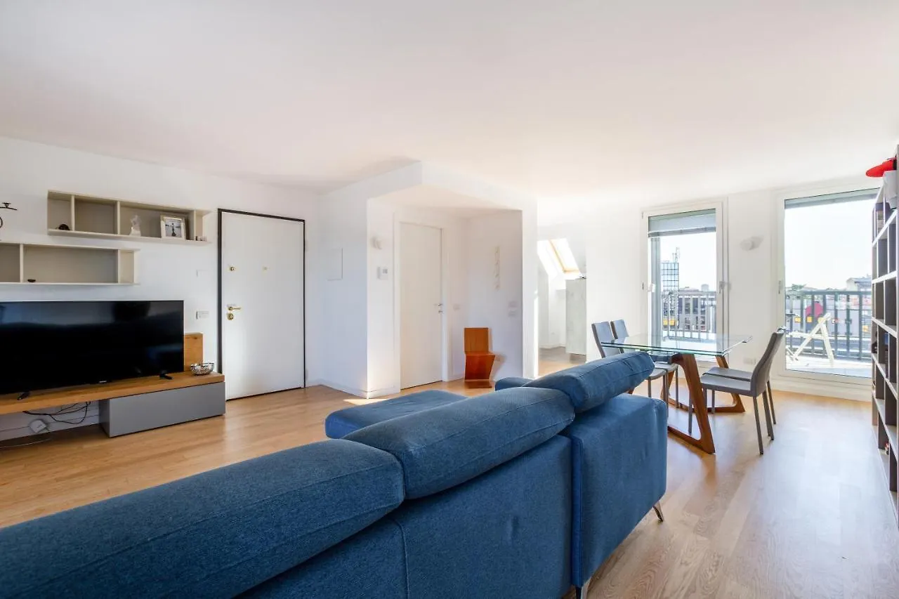 Modern Apt With Terrace, Wifi & Ac Milano Italia