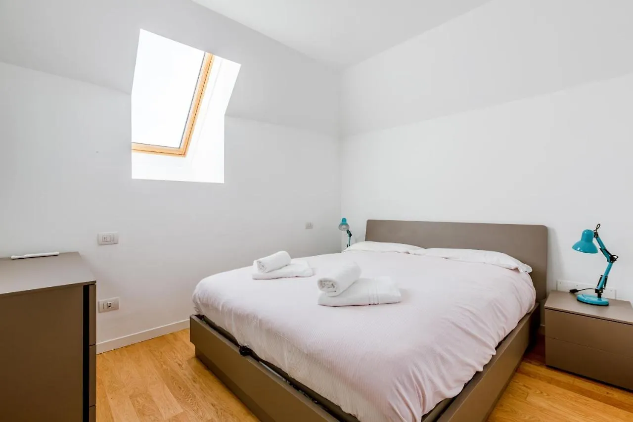 Appartamento Modern Apt With Terrace, Wifi & Ac Milano